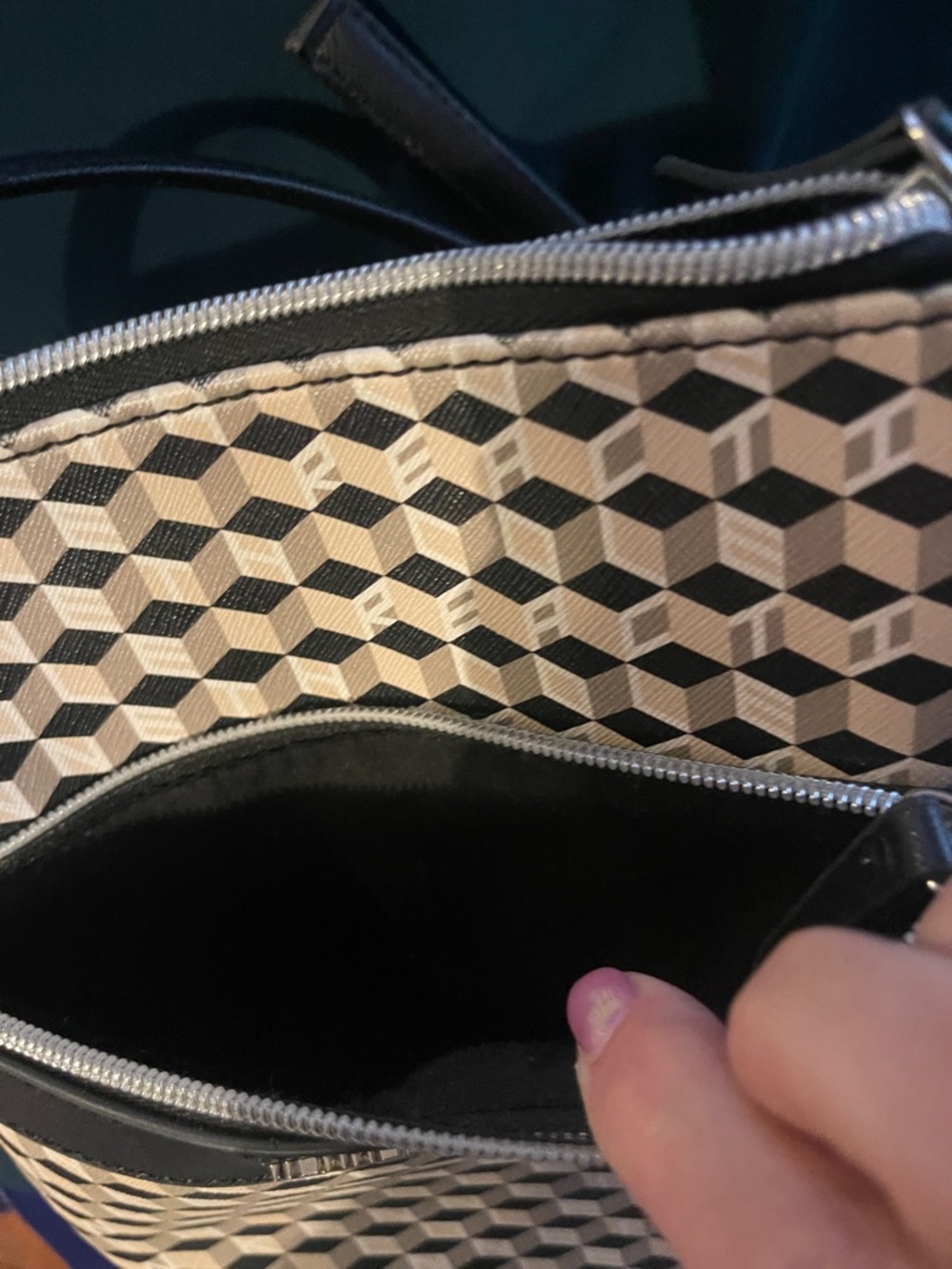 Kenneth Cole Reaction Black & Cream Patterned Crossbody - Picture 7 of 8